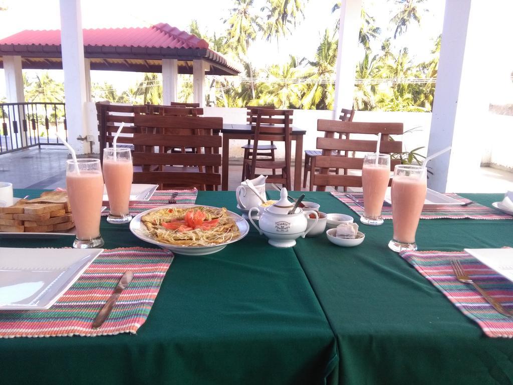 Sanras Hotel Galle Buitenkant foto